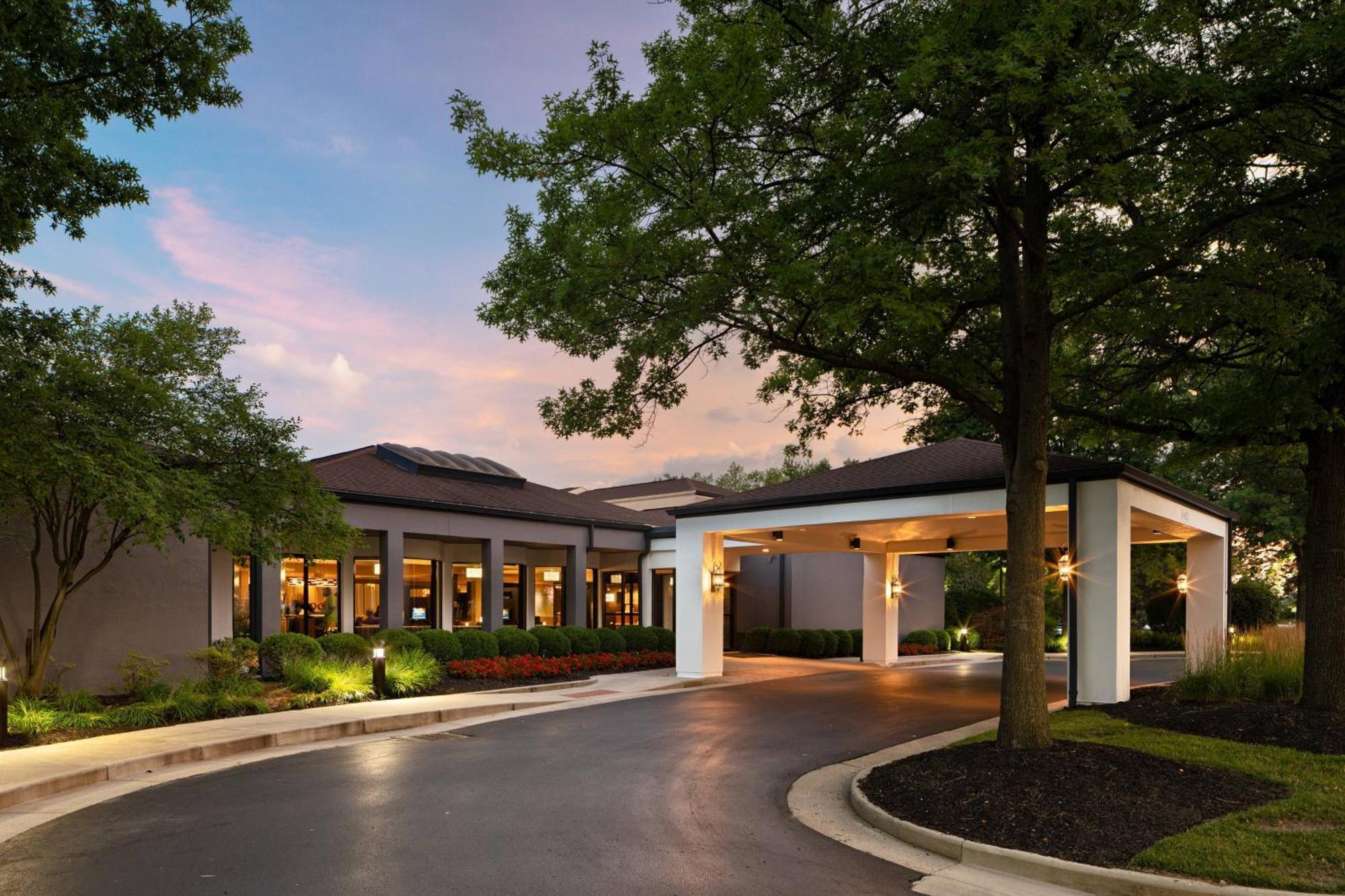Courtyard Cincinnati Блу Аш Экстерьер фото