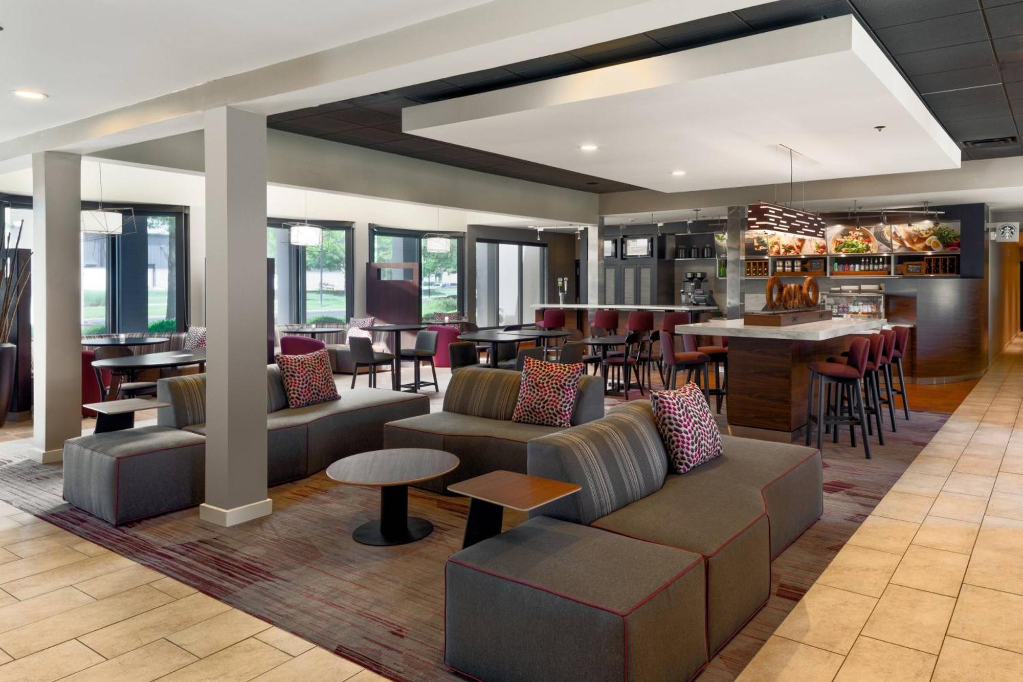 Courtyard Cincinnati Блу Аш Экстерьер фото