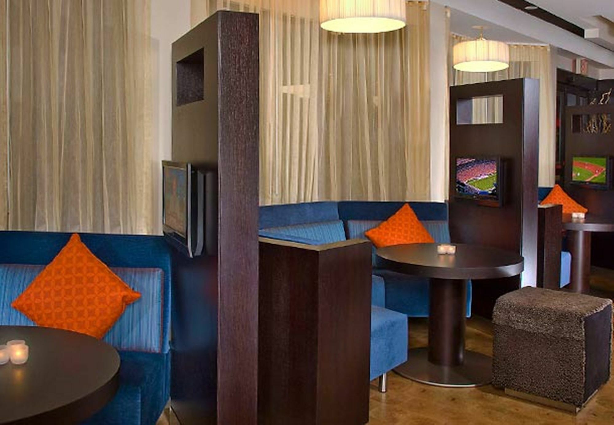 Courtyard Cincinnati Блу Аш Экстерьер фото